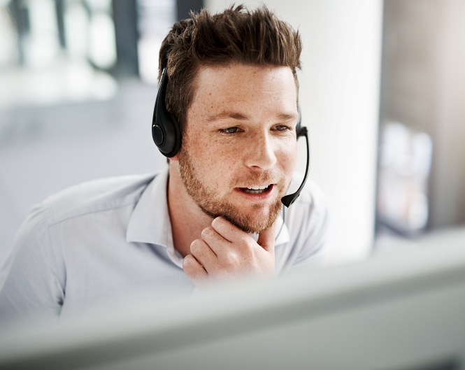 Mann svarer på utløst innbruddsalarm